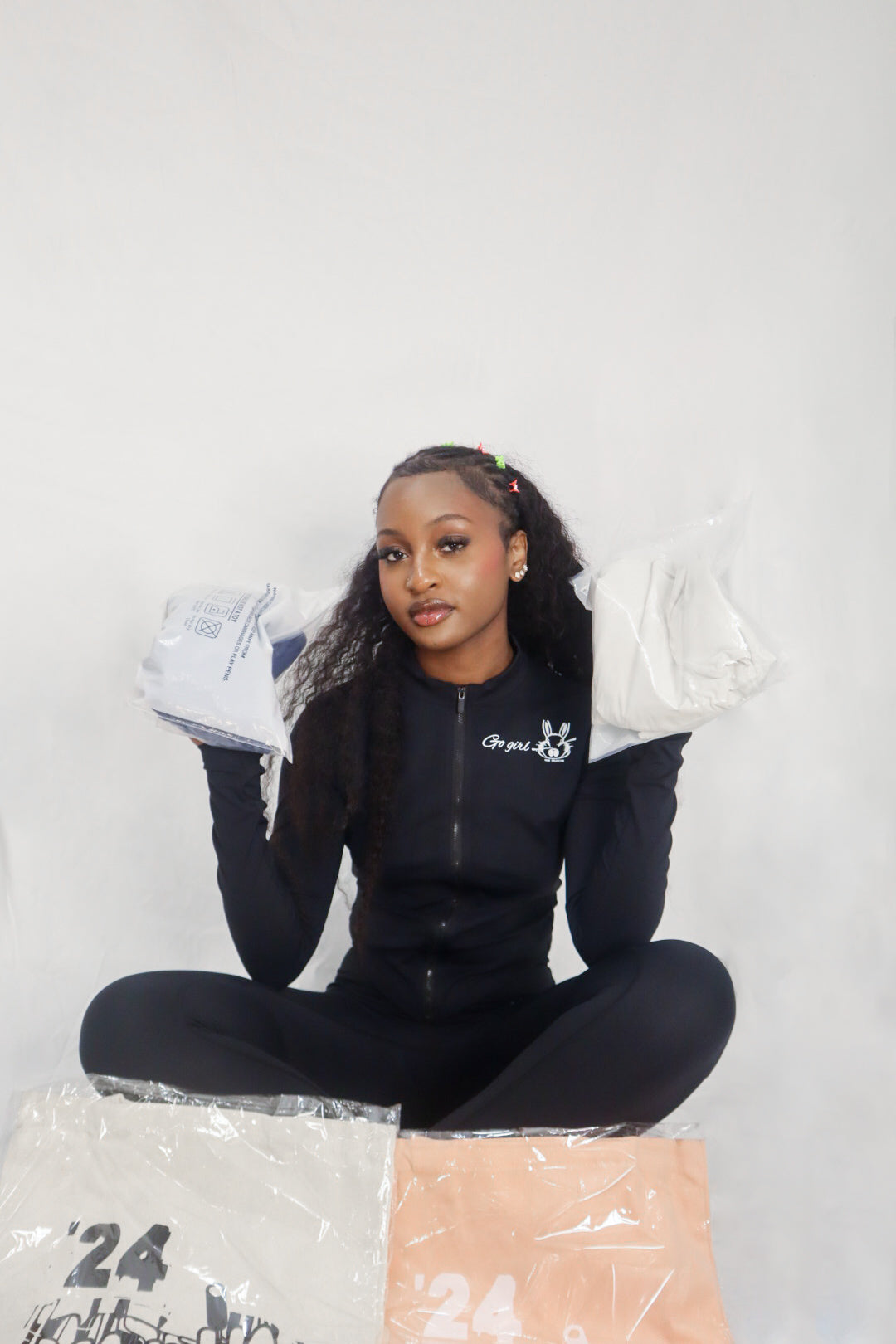 m0m0in woman set